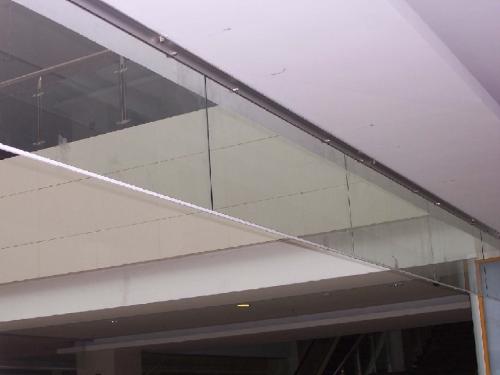 定式刚性挡烟垂壁与固定式柔性挡烟垂壁的区别